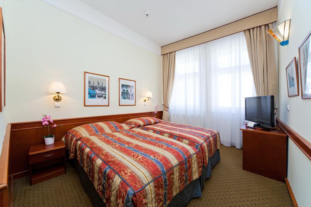 Фото Hotel 16 4*