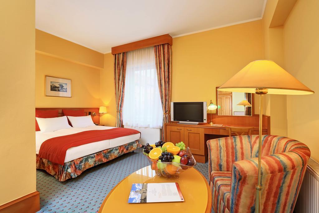 Фото International Hotel 4*