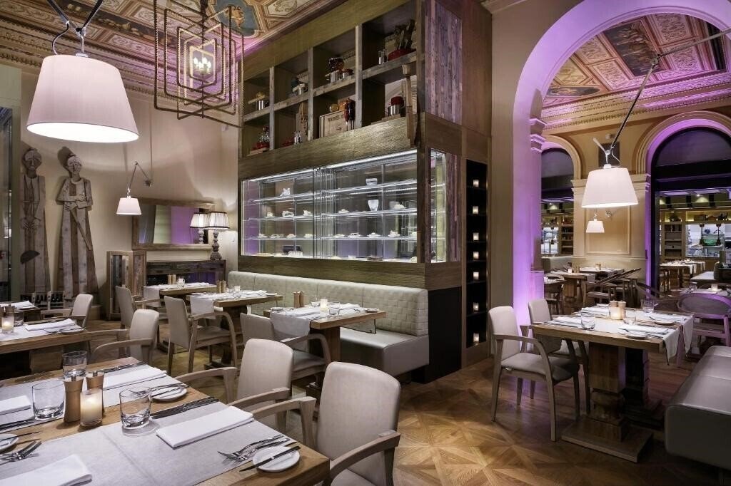 Изображение Cosmopolitan Hotel Prague 5*