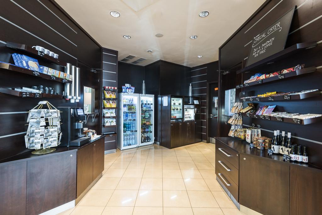 Картинка Courtyard Prague City 4*