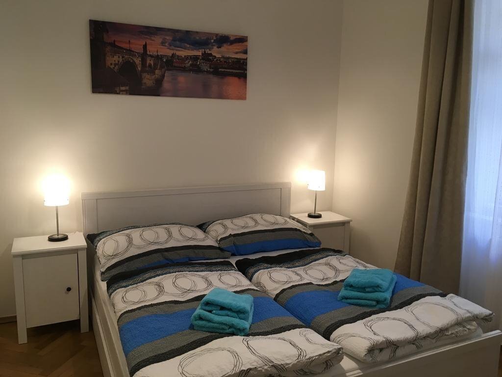 Отель Astronomical Clock Apartment 3*