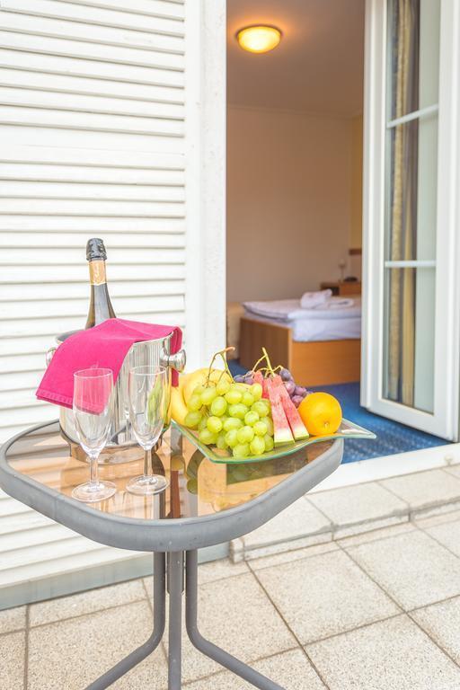 Carl Inn 4* фотосуреті