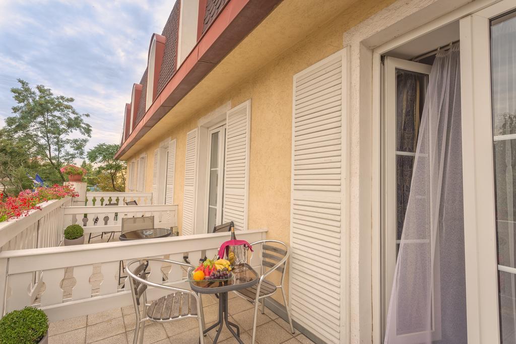 Carl Inn 4* суреті