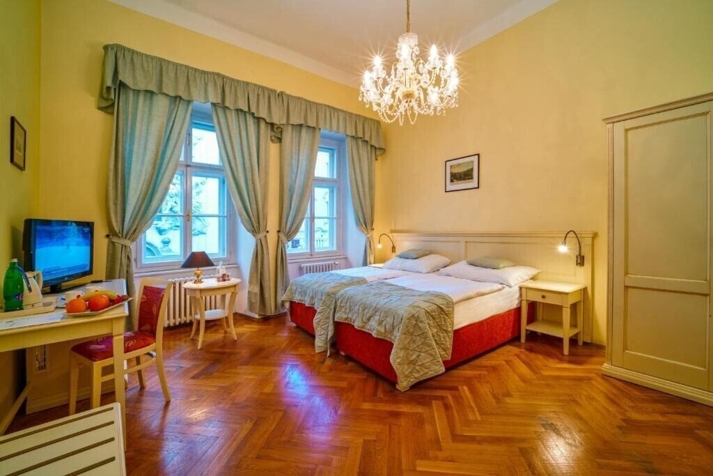 Josephine Old Town Square Hotel 4* фотосуреті