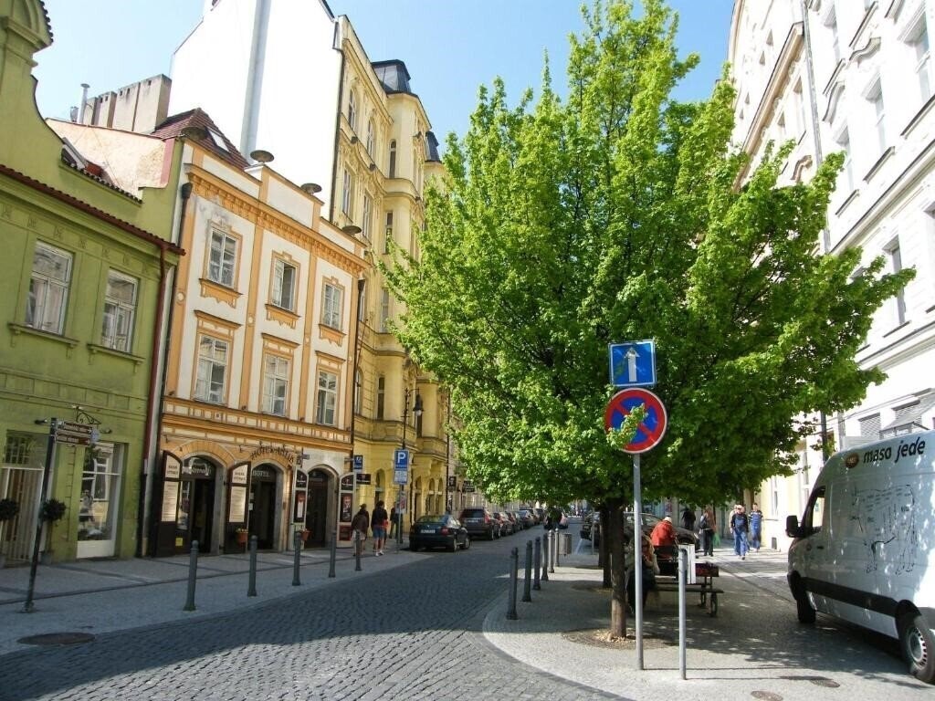Отель Antik 4*