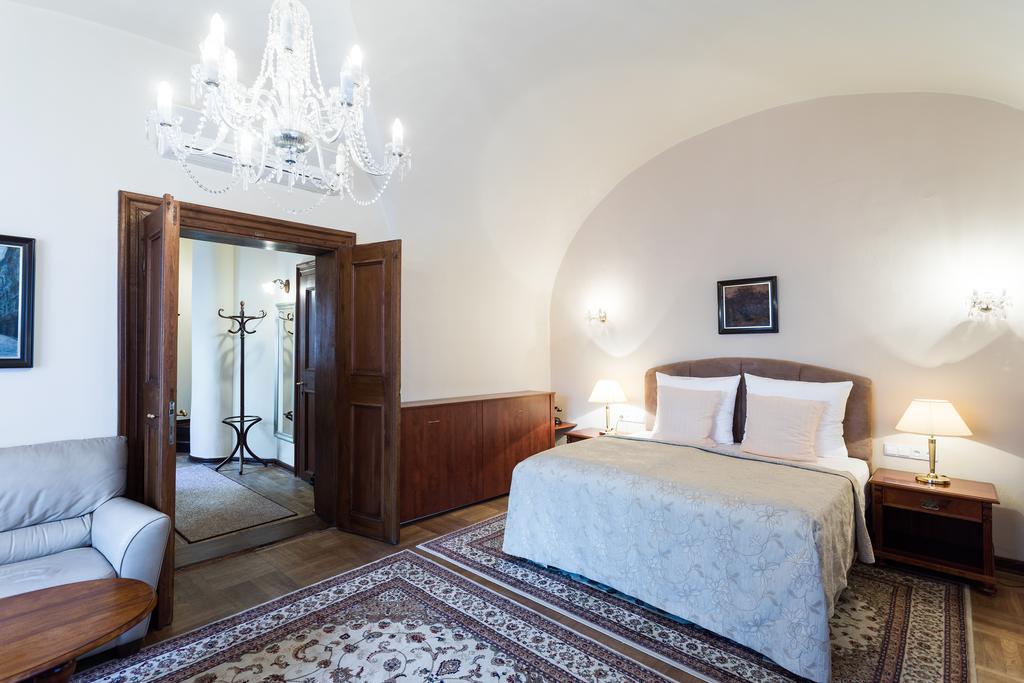 Aurus 4* фотосуреті