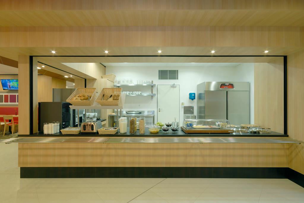 B & B Hotel Prague-City 3* фотосуреті