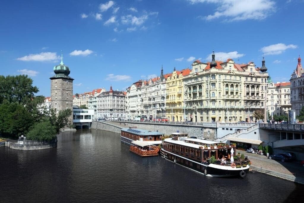 Boat Hotel Matylda 4* суреті