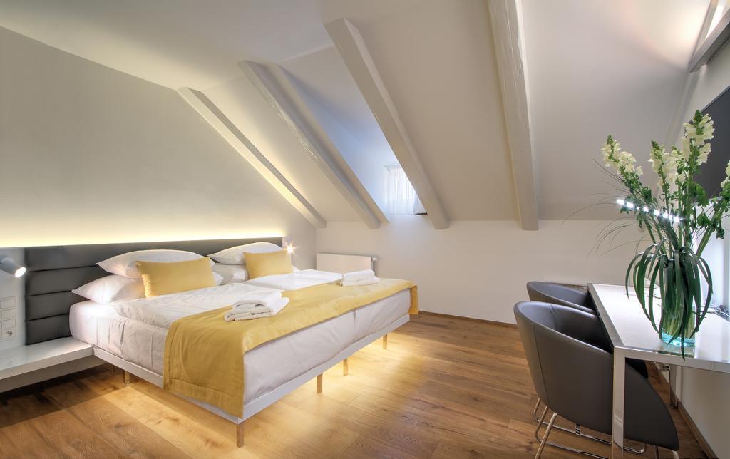 Фото Bishops House 4*