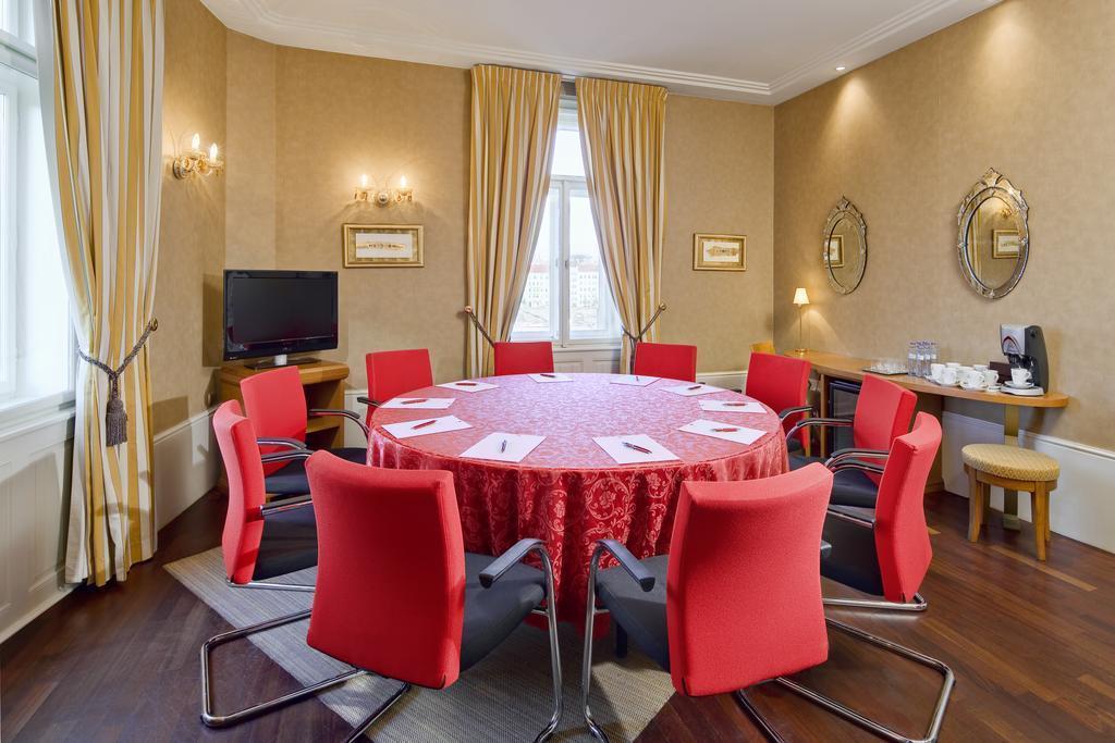 Фото Mamaison Riverside 5*