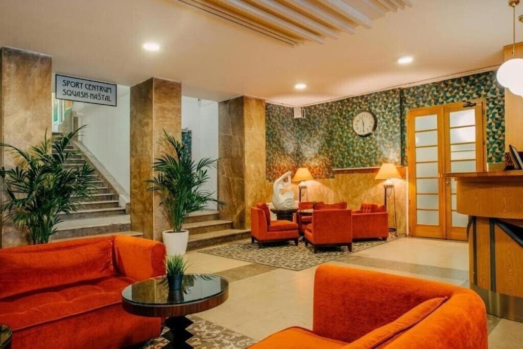 Metropolitan Old Town Hotel 3* суреті