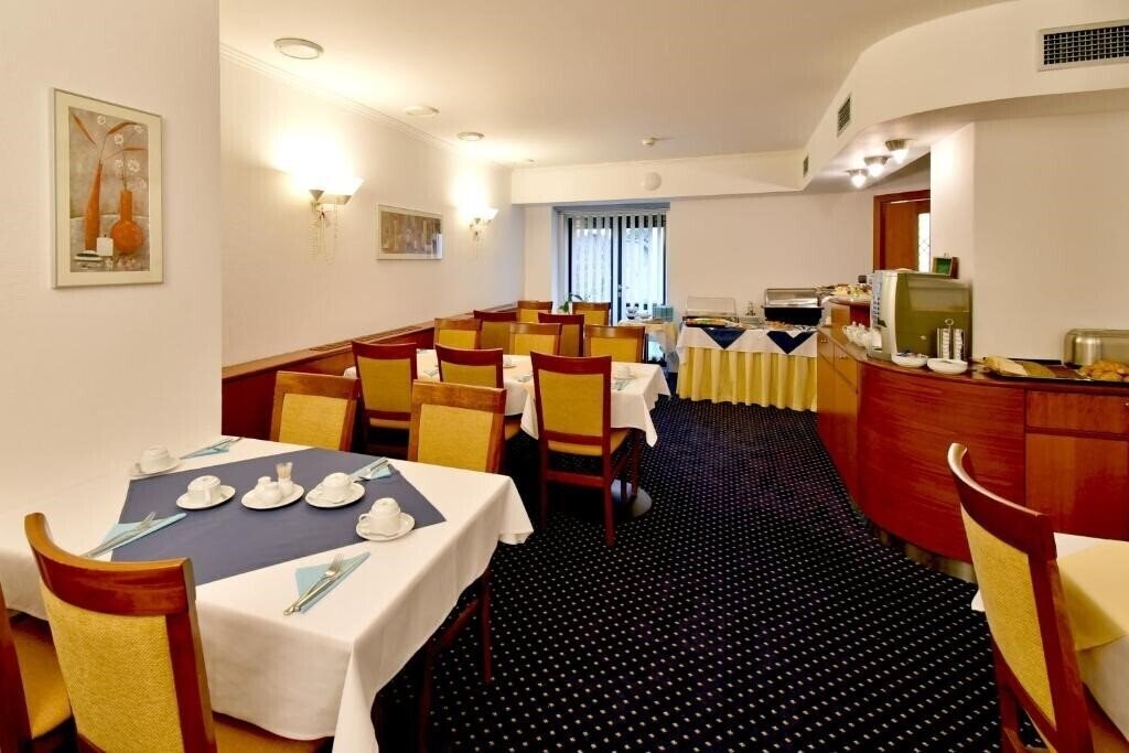 Фотография Hotel Coronet 4*