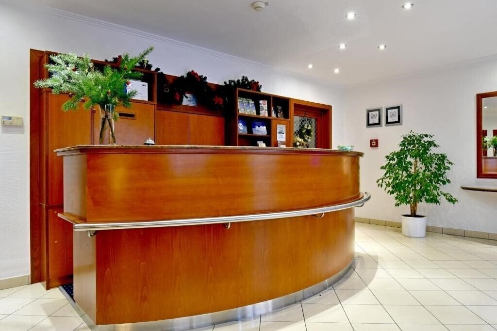 Картинка Hotel Coronet 4*