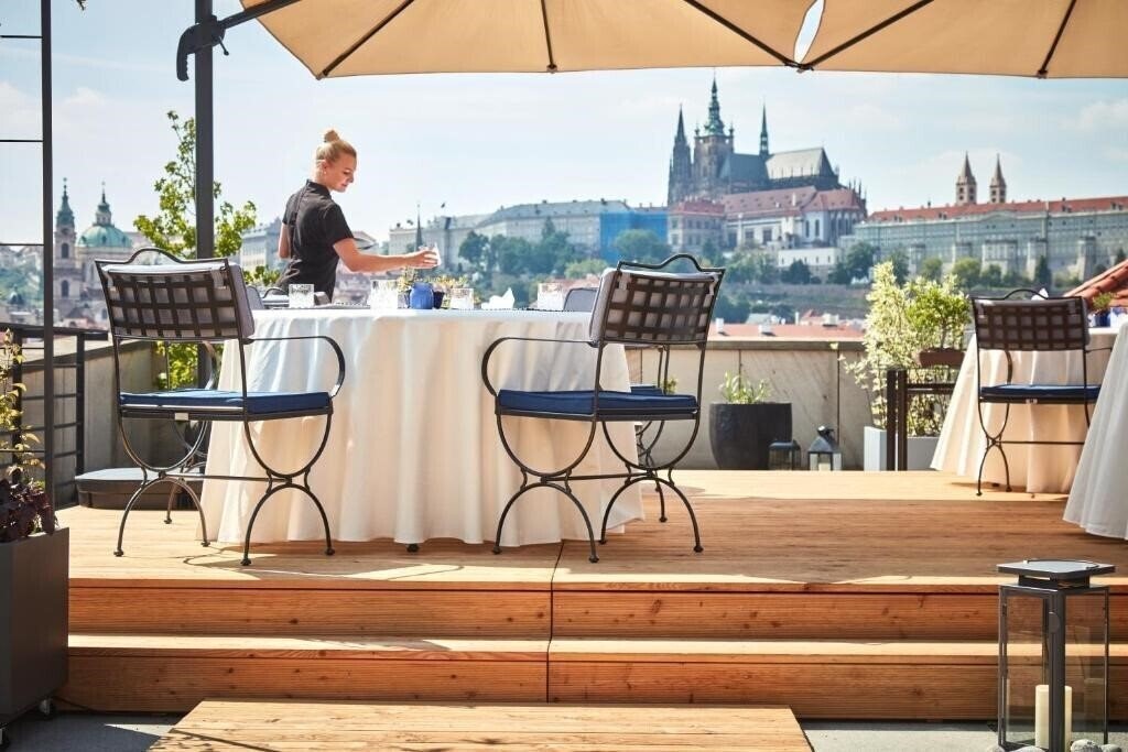 Картинка Four Seasons 5*