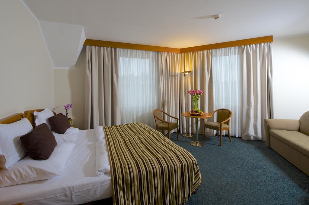 Alta Hotel 4* фотосуреті