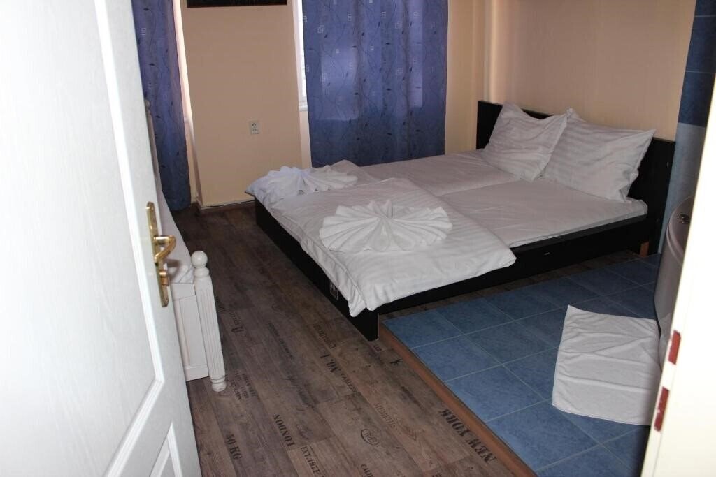 Club Hotel Praha 4* суреті