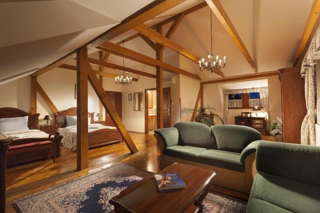 Constans 4* суреті