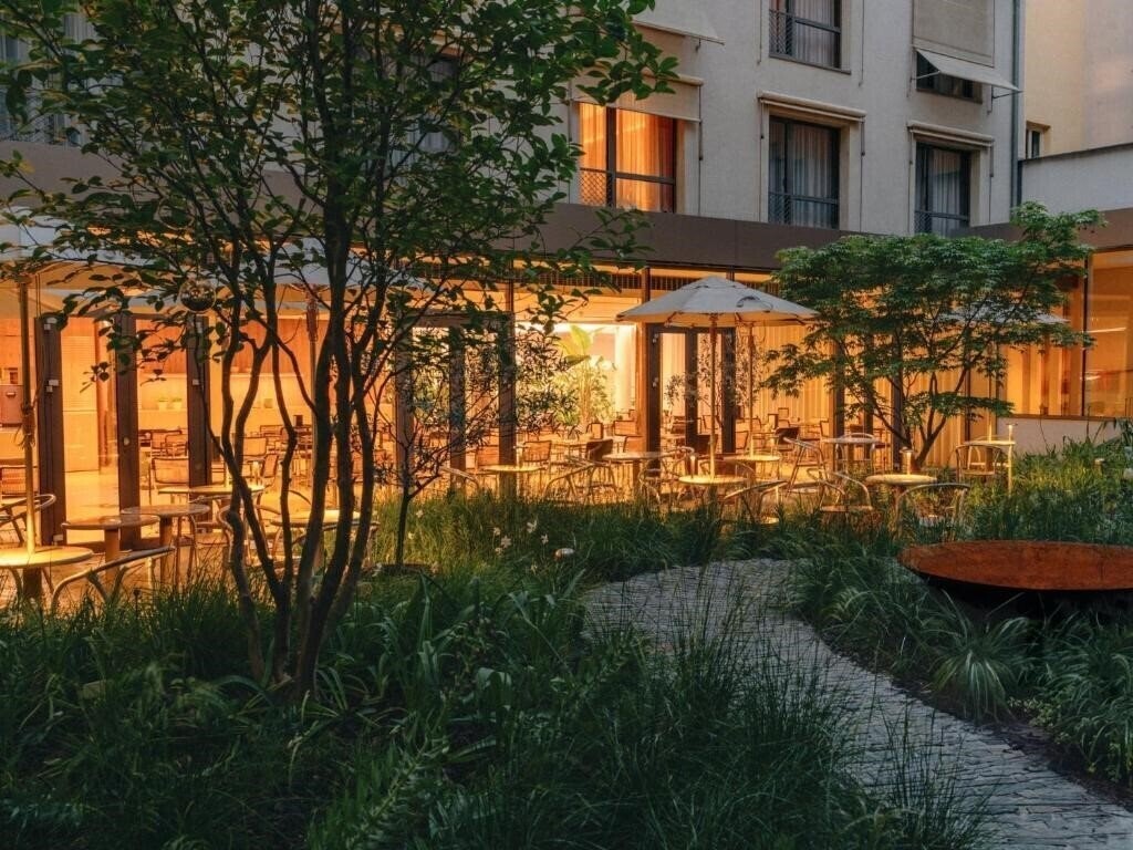 Josef 4* суреті