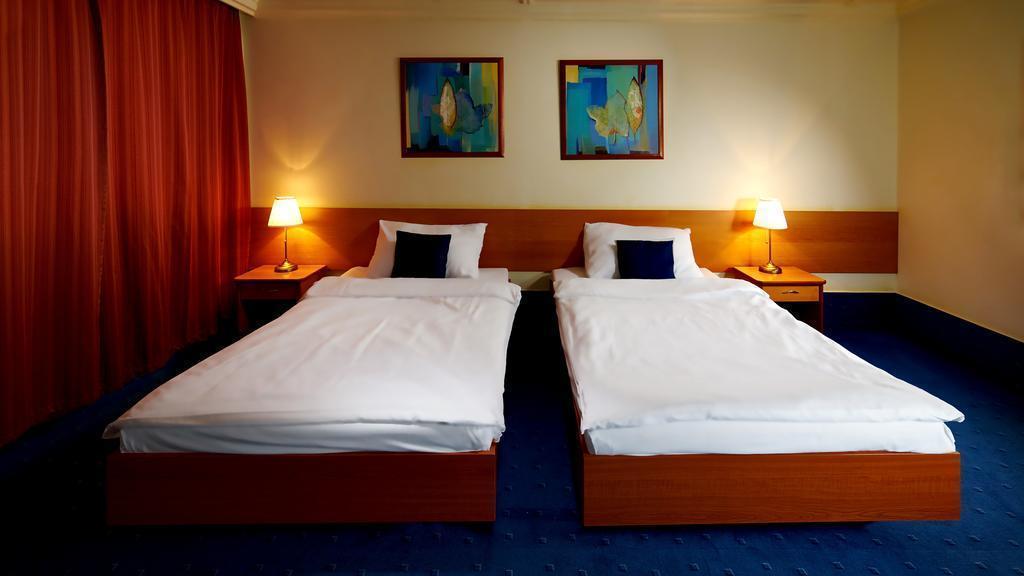 Top Hotel Praha 4* суреті