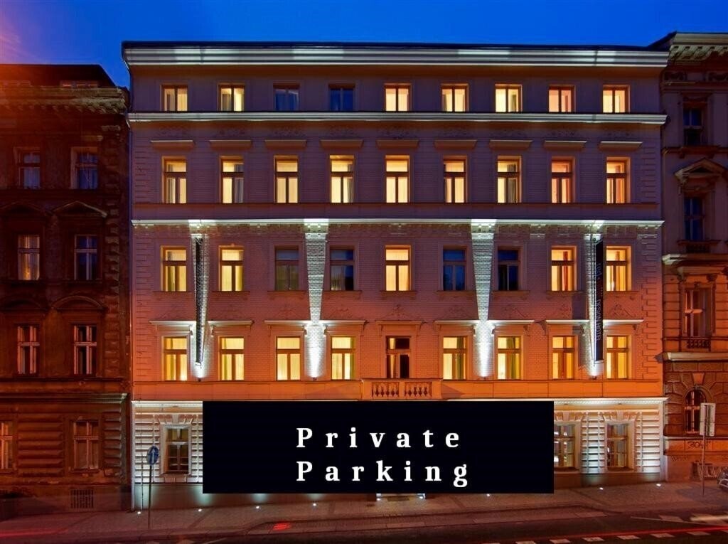 Изображение Red & Blue Design Hotel Prague 4*