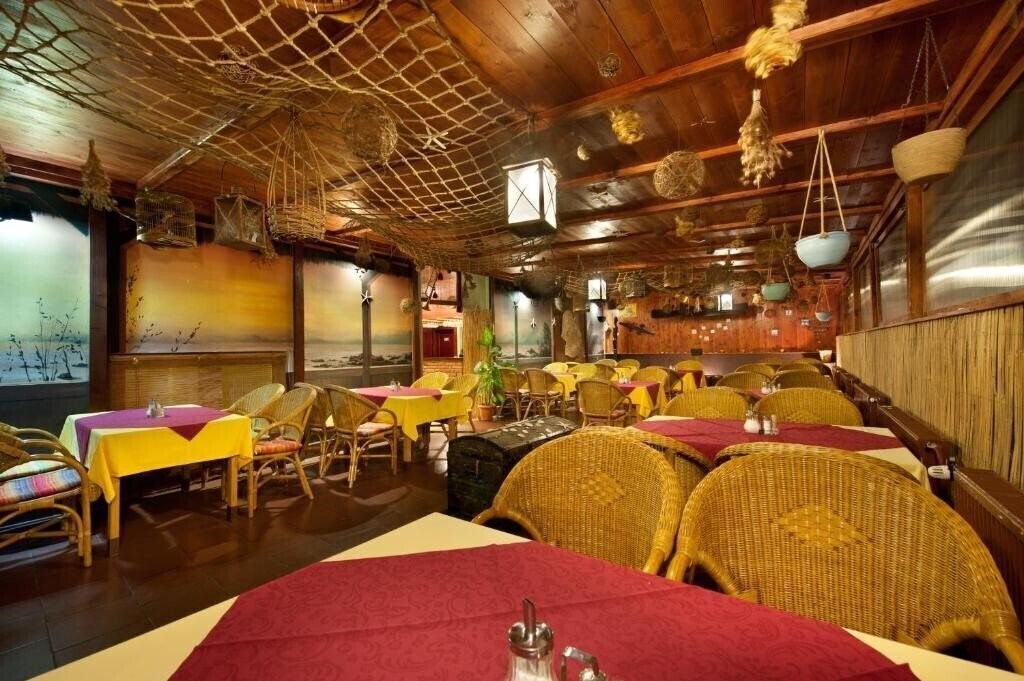 Henrietta 3* суреті