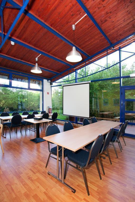 A & O Prague Metro Strizkov 3* суреті