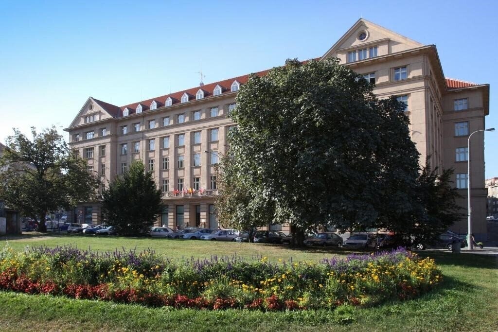 Dap Hotel Praha 3* суреті