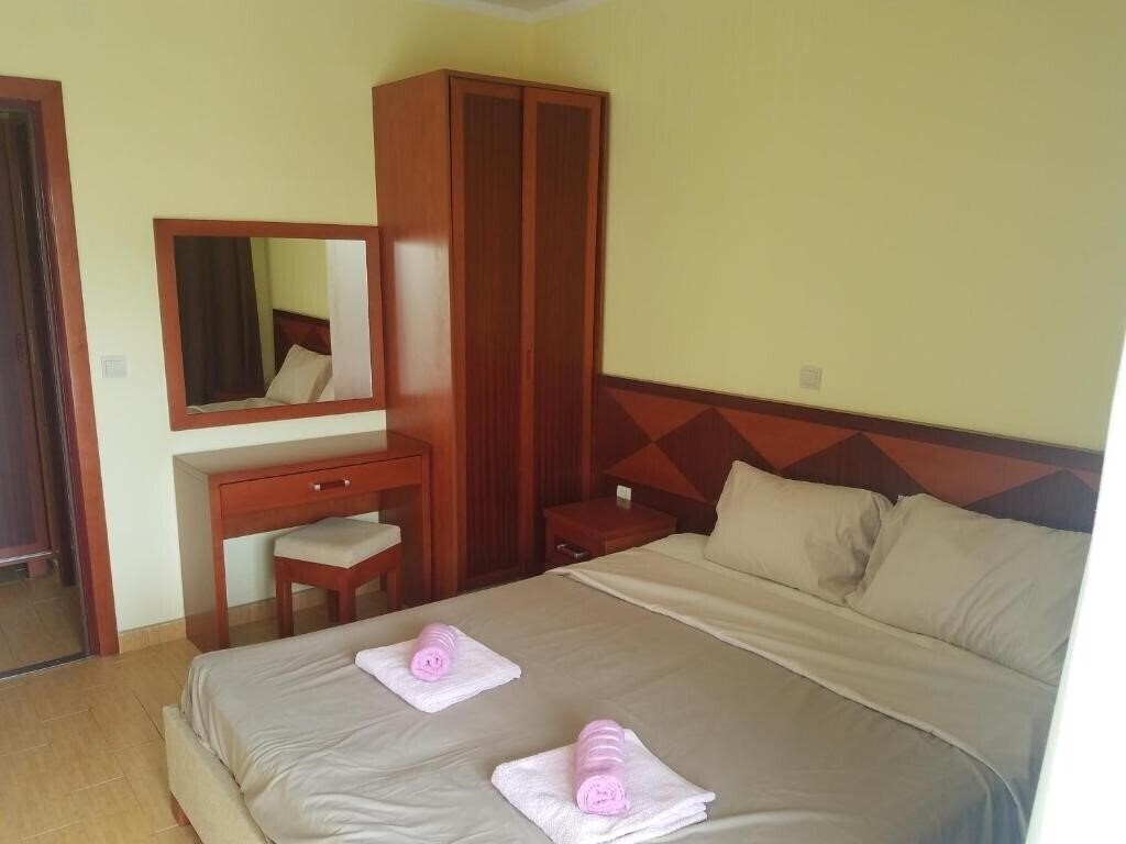 Отель Villa Swan 3*