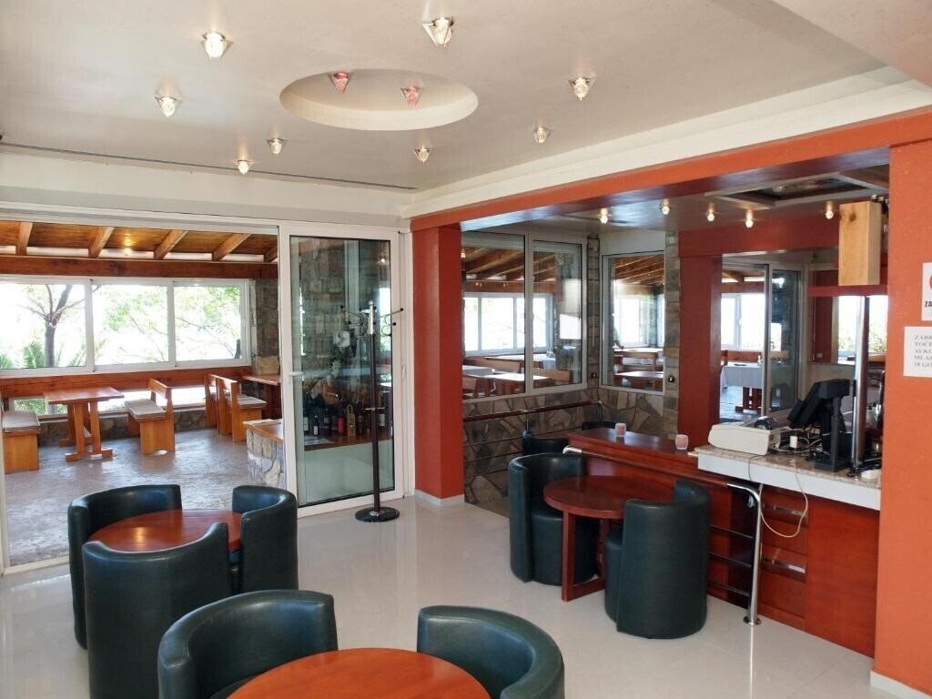 R Hotel 3* қонақ үйі