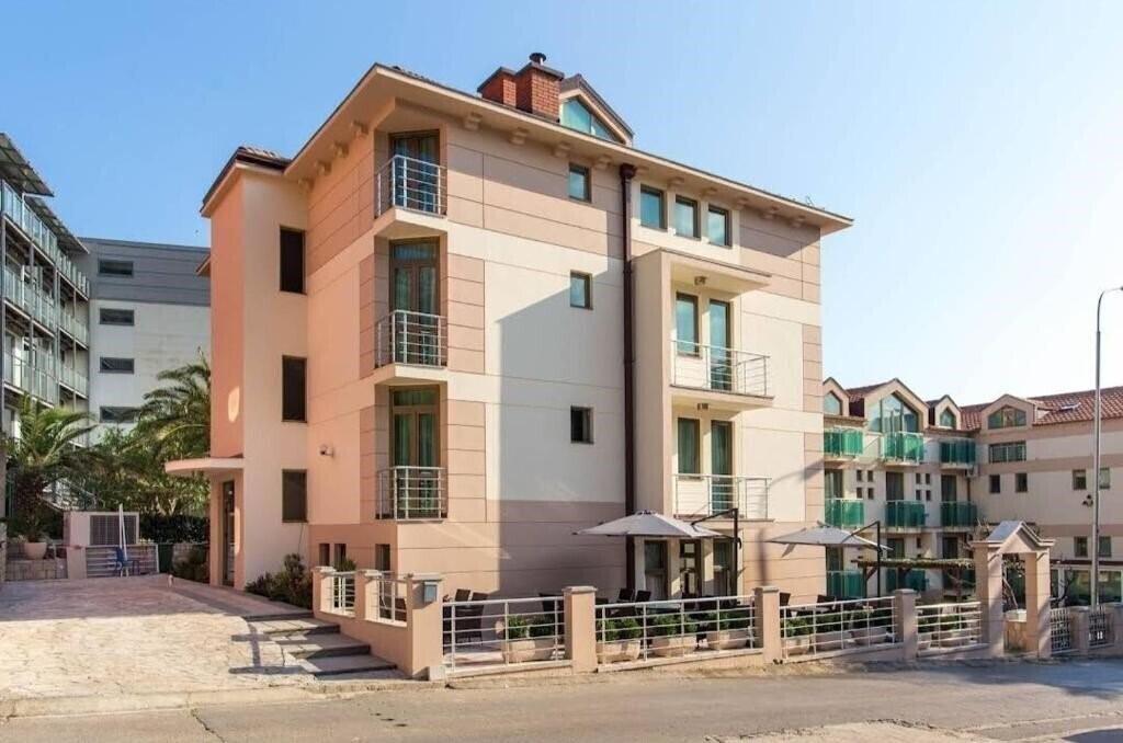 Nion Hotel Becici 3* қонақ үйі