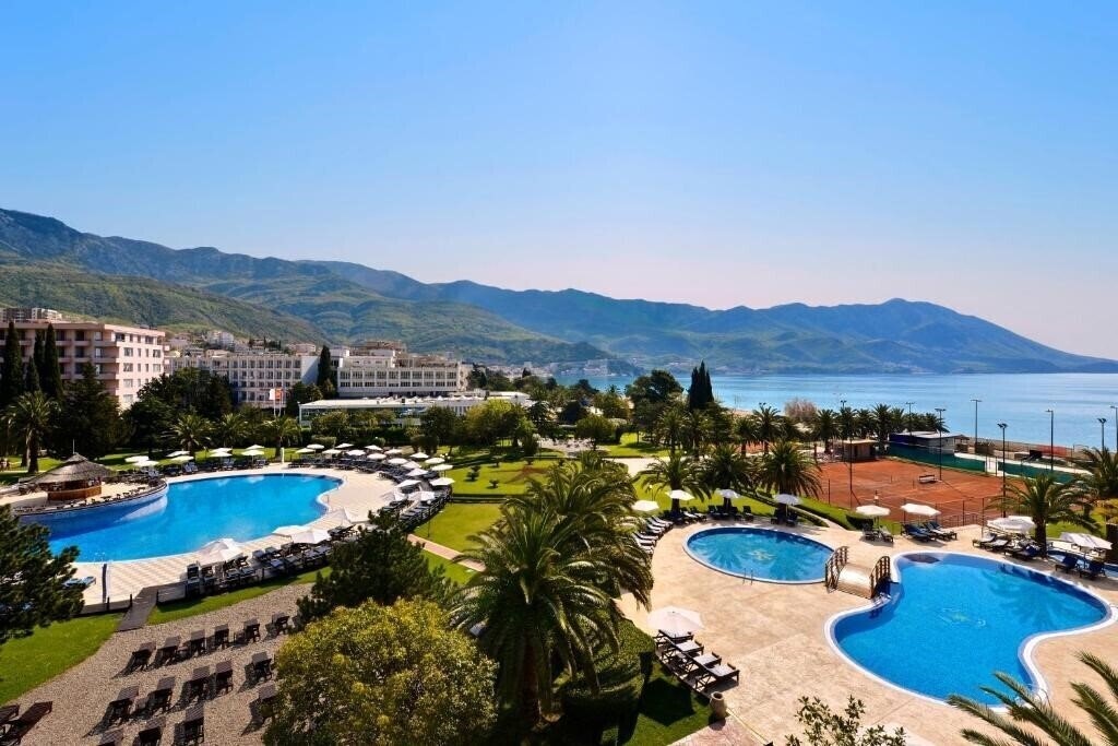 Отель Iberostar Waves Bellevue 4*