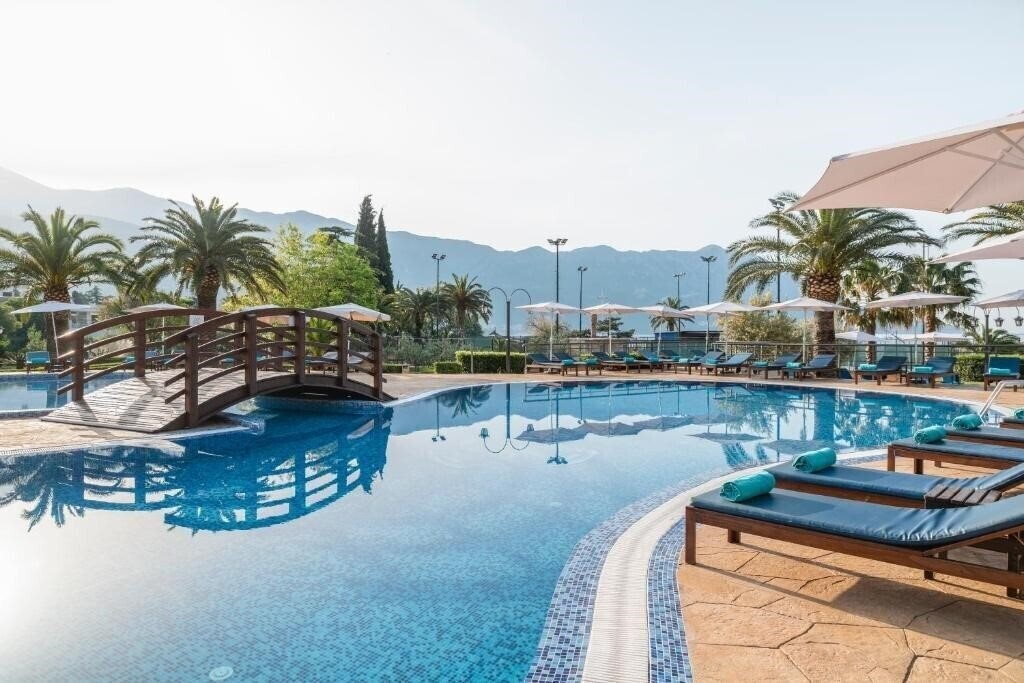 Отель Iberostar Waves Bellevue 4*