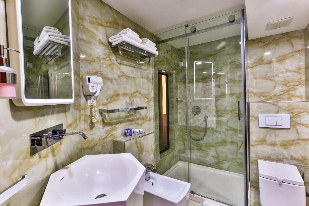 Hotel Premier (ex. Nadezhda) 4* суреті