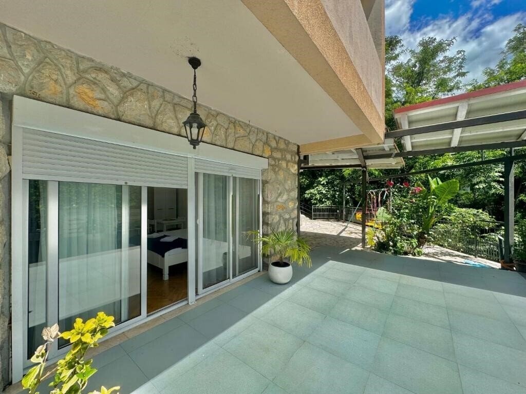 Отель For-A Apartmani 3*