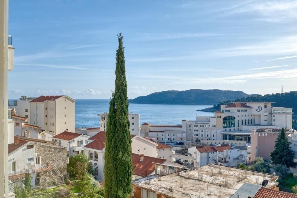 Отель Ivanovic Residences 3*