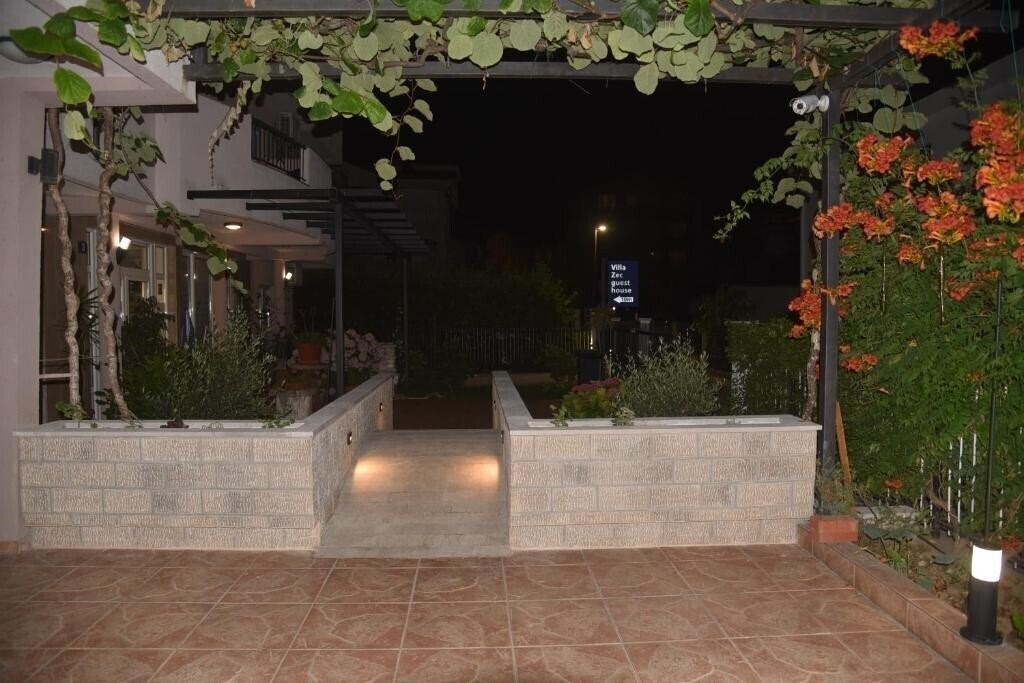 Apartments Zec 3 4* қонақ үйі