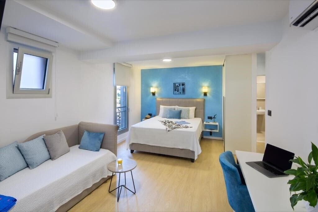 Изображение Hermes 4*