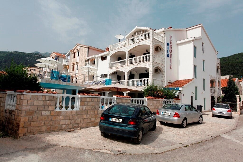 Apartments Perovic 3* қонақ үйі