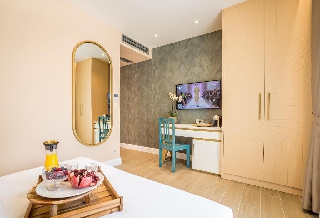 Una Garni Hotel 4* қонақ үйі