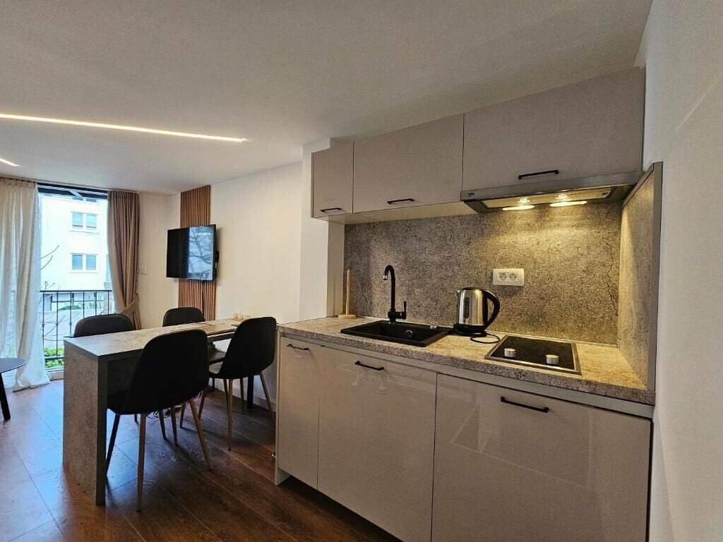 Lolo 3* фотосуреті