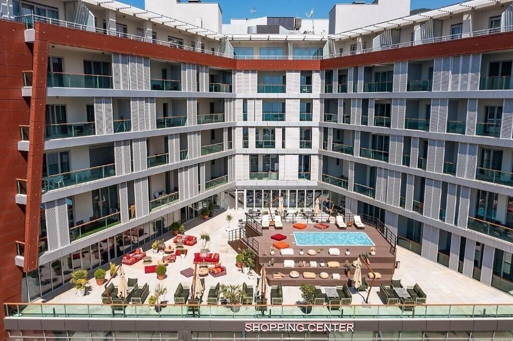 Отель Hotel TQ Plaza 4*