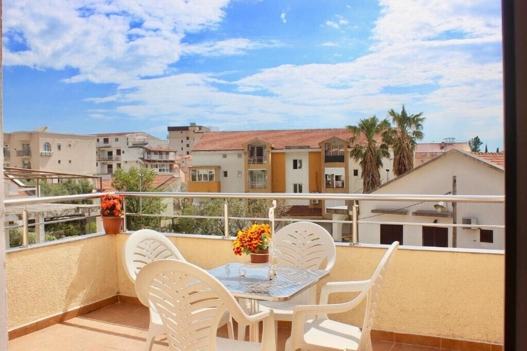 Nir Apartment 3* қонақ үйі