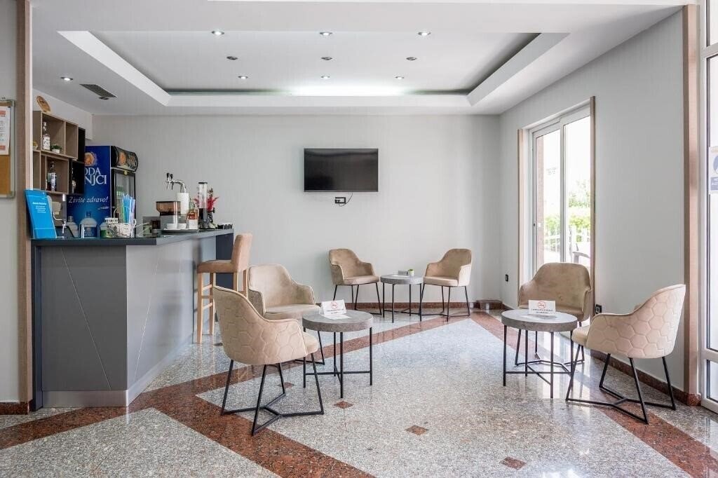 Mb Small Hotel 3* суреті