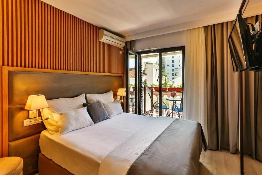 Dvor Kornic 3* фотосуреті