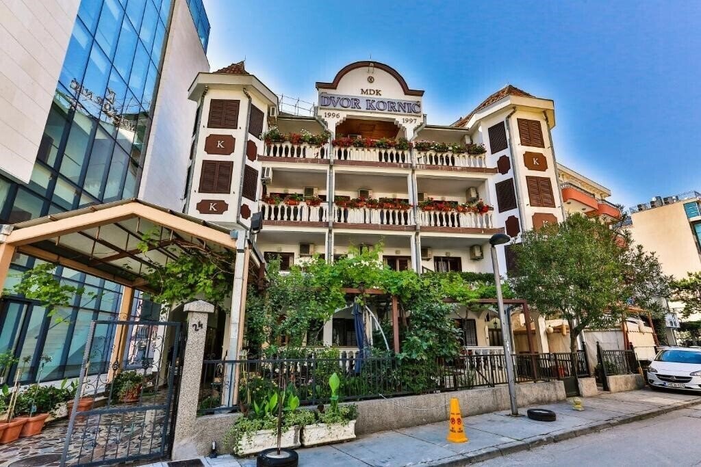 Dvor Kornic 3* қонақ үйі