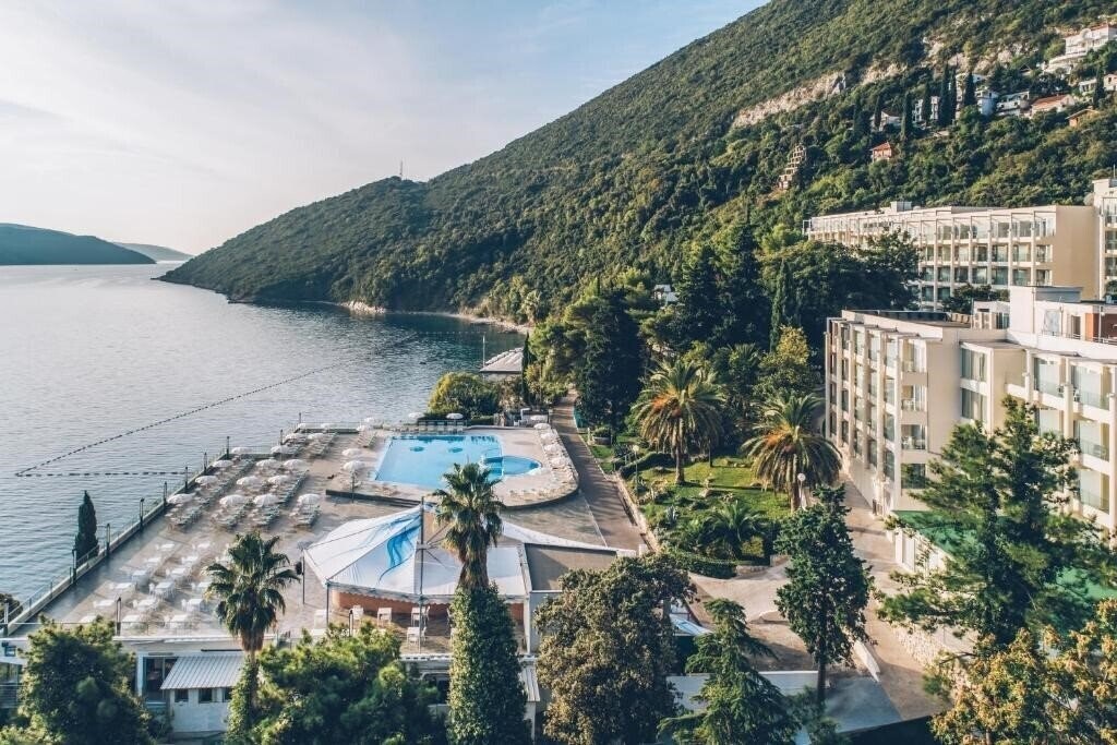 Отель Iberostar Waves Herceg Novi (ex. Riviera Resort) 4*