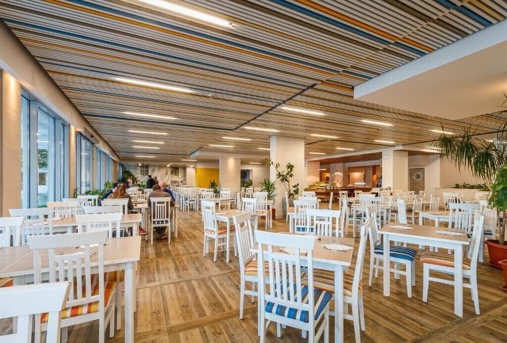 Carine Hotel Delfin (ex. Carine Delfin Bijela, Iberostar Bijela Delfin, Delfin) 4* суреті