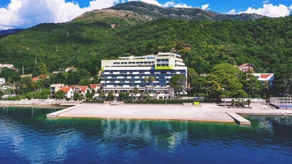 Carine Hotel Park (ex. Carine Park, Park Bijela, Carine Hotel Park Bijela, Iberostar Bijela Park) 4* суреті