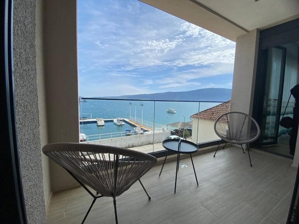 Отель Kamelija Apartments 4*