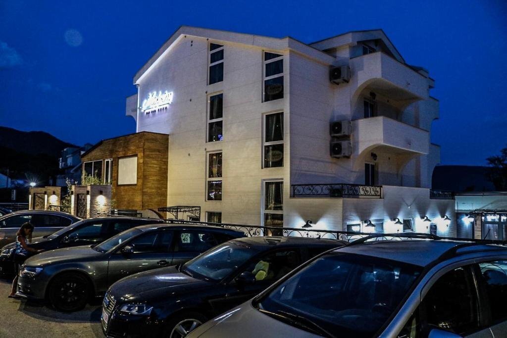 Изображение Maksim 4*